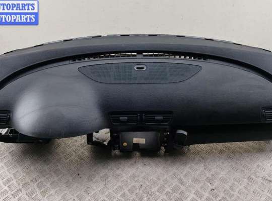 Панель передняя салона (Торпедо) на Volkswagen Passat B6 (3C)