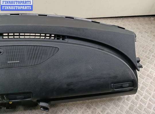 Панель передняя салона (Торпедо) на Volkswagen Passat B6 (3C)