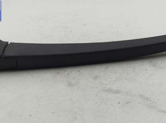 купить Щеткодержатель (поводок стеклоочистителя) задний на Volkswagen Touran