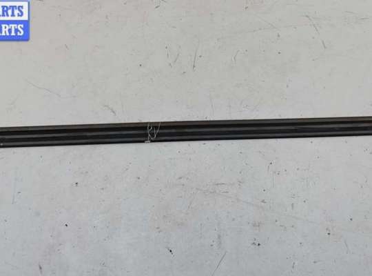 купить Молдинг двери передней левой на Audi A6 C5 (1997-2005)