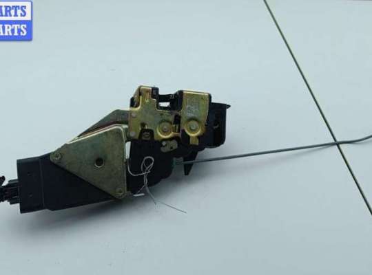 Замок двери передней левой VL539240 на Volvo S40 / V40 (1995-2004)