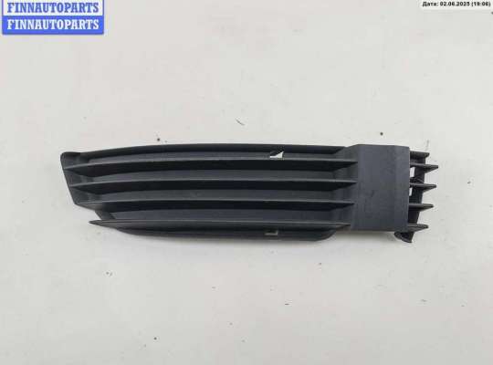 купить Решётка (заглушка) в бампер на Volkswagen Passat B5+ (GP)