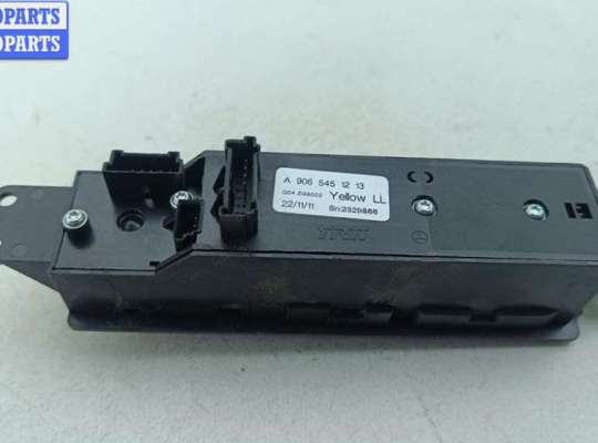 купить Кнопка стеклоподъемника переднего левого на Mercedes Sprinter W906 (2006-2018)