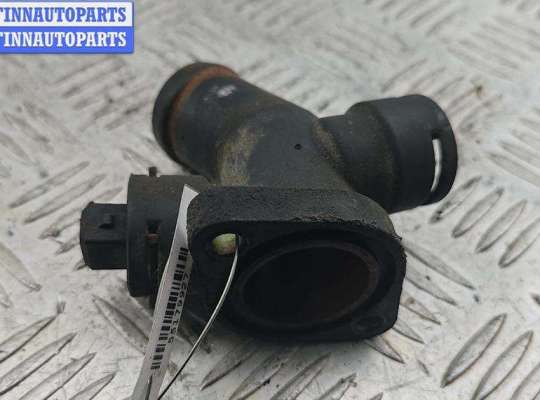 купить Фланец (тройник) системы охлаждения на Volkswagen Transporter T4