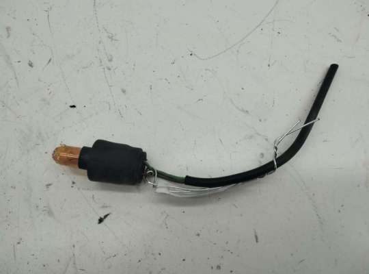Патрон лампы указателя поворота VG2516558 на Volkswagen Passat B5