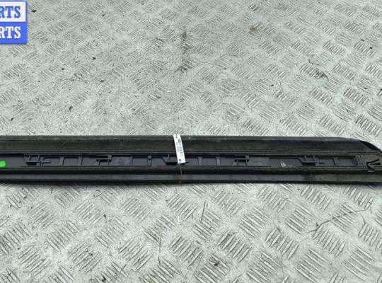 купить Молдинг двери задней левой на Audi A4 B7 (2004-2008)