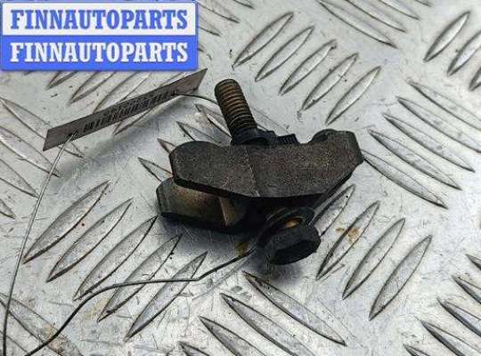 купить Скоба (кронштейн) крепления форсунки на Skoda Fabia mk1 (6Y)