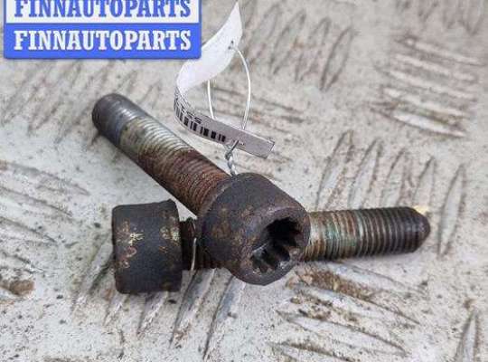 купить Болт крепления на Volkswagen Touran