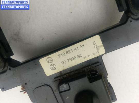 купить Блок кнопок управления стеклоподъемниками на Mercedes E-Class W210 (1995-2002)