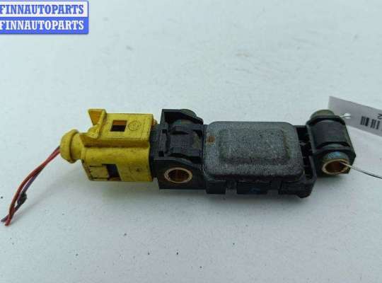 купить Датчик удара (Airbag) на Audi A4 B6 (2001-2004)