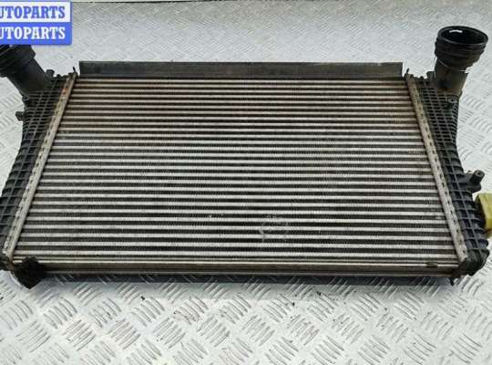 Радиатор интеркулера VG2716001 на Volkswagen Passat B6