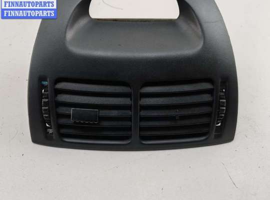 Дефлектор обдува салона MT572630 на Mitsubishi Carisma