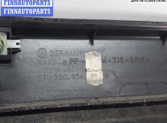 купить Молдинг двери передней левой на Volkswagen Passat B5+ (GP)