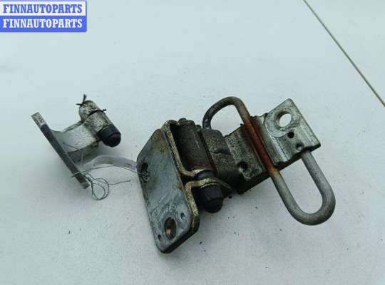 купить Петля двери передней левой на Volkswagen Passat B6