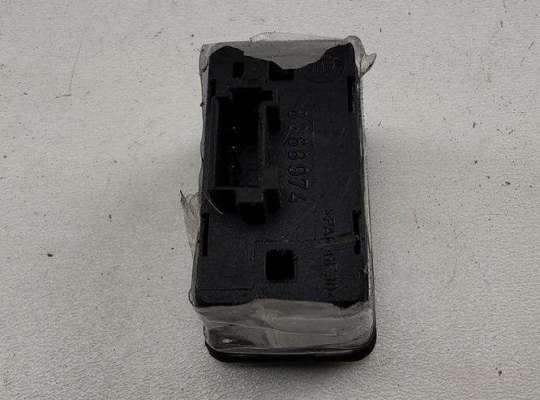 купить Кнопка стеклоподъемника заднего левого на BMW 5 E39 (1995-2003)