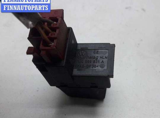 купить Кнопка открывания багажника на Volkswagen Passat B5+ (GP)