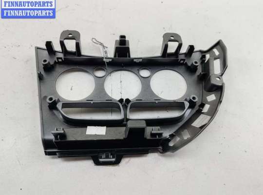 купить Накладка декоративная на торпедо на Ford Focus III (2011-2018)