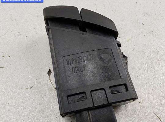 купить Кнопка аварийной сигнализации (аварийки) на BMW 5 F10/F11 (2009-2017)