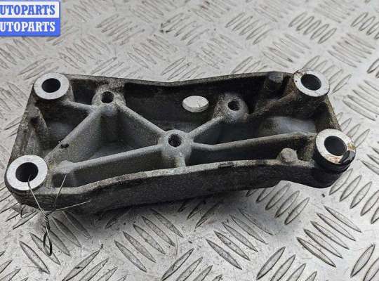 купить Кронштейн КПП опорный на Volkswagen Passat B6