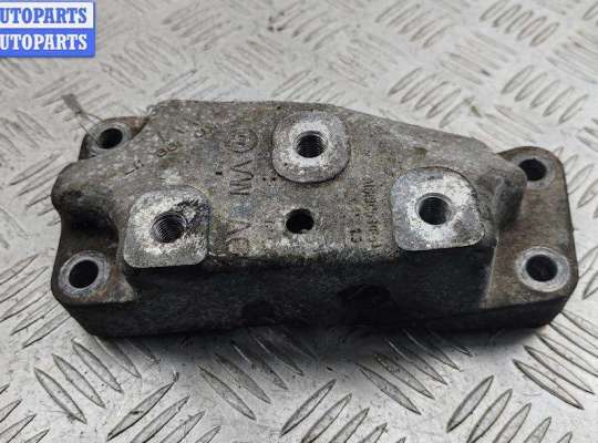 купить Кронштейн КПП опорный на Volkswagen Passat B6
