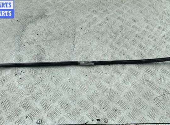 купить Молдинг лобового стекла на Volkswagen Passat B6