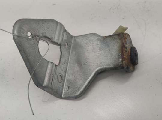 купить Кронштейн крепления на Audi A4 B7 (2004-2008)