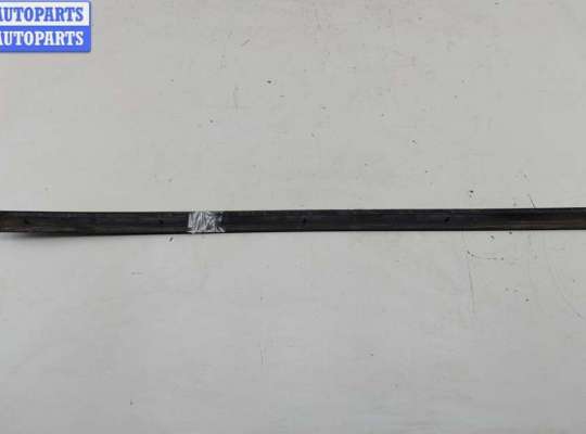 купить Молдинг двери передней правой на Volkswagen Passat B5