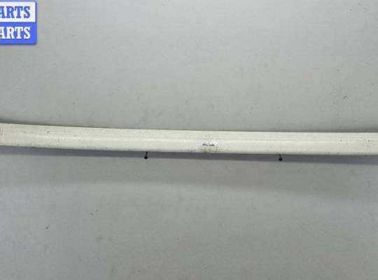 купить Молдинг двери передней левой на Volkswagen Golf-3