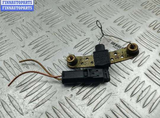 купить Датчик положения коленвала на Renault Scenic II (2003-2009)