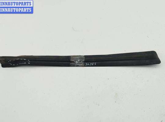 Уплотнитель двери передней левой OP2385026 на Opel Zafira A (1999-2005)