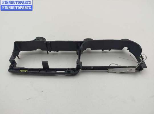 Корпус (держатель) ручки двери передней левой VG2730882 на Volkswagen Passat B5+ (GP)