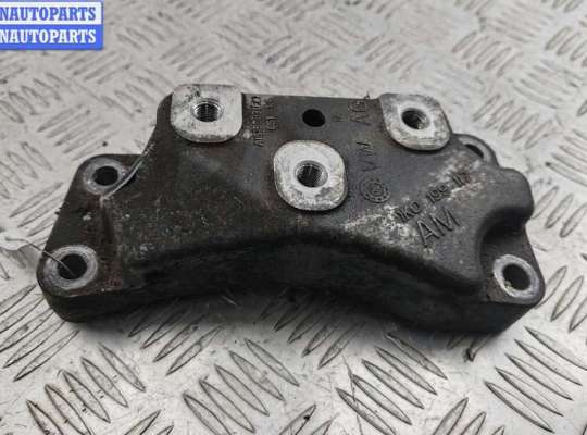 купить Кронштейн КПП опорный на Volkswagen Caddy (2004-2010)