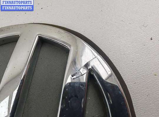 Эмблема (значок) на Volkswagen Passat B5 (3B)