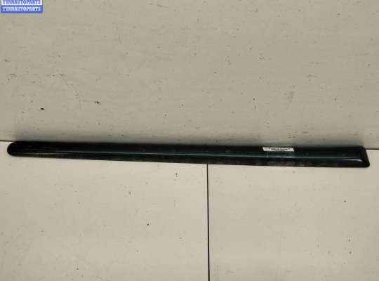 купить Молдинг двери задней правой на Volkswagen Polo (1994-1999)