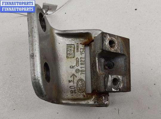 Петля двери задней правой VG2720979 на Volkswagen Transporter T4