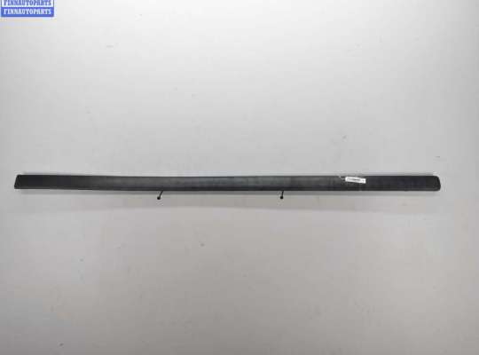 Молдинг двери передней левой VG2666323 на Volkswagen Passat B5