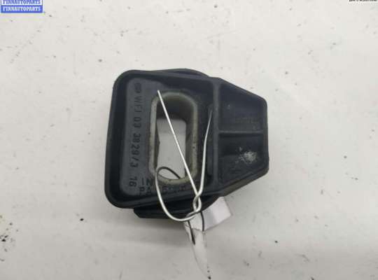 Кронштейн радиатора VG2376956 на Volkswagen Bora