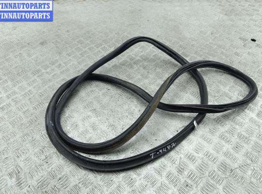 купить Уплотнитель крышки (двери) багажника на Volkswagen Passat B6