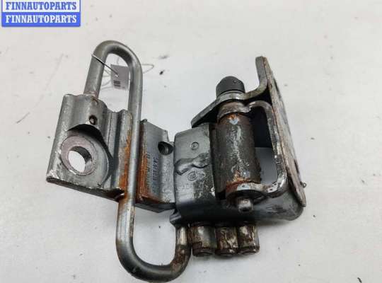 купить Петля двери передней левой на Volkswagen Passat B6