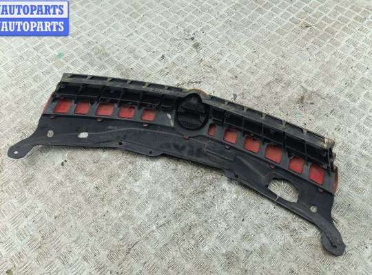 купить Решетка радиатора на Opel Astra H (2004-2009)