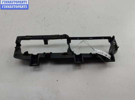 Корпус (держатель) ручки двери передней левой VG2790543 на Volkswagen Passat B5