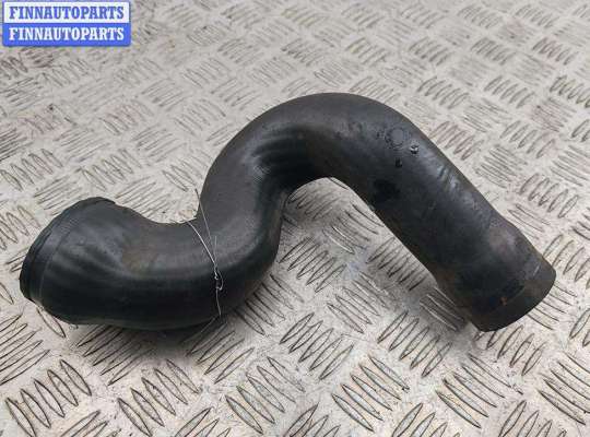 купить Патрубок интеркулера на Volkswagen Passat B5