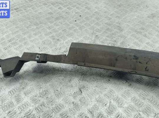 купить Кронштейн бампера заднего на Peugeot 307