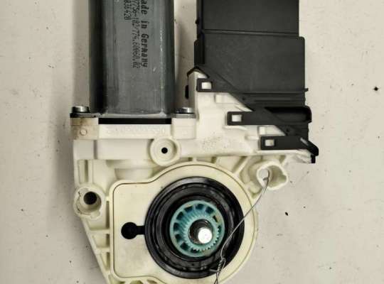Стеклоподъемник электрический на Volkswagen Passat B6 (3C)
