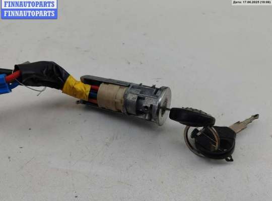 Замок зажигания с ключом на Peugeot 206