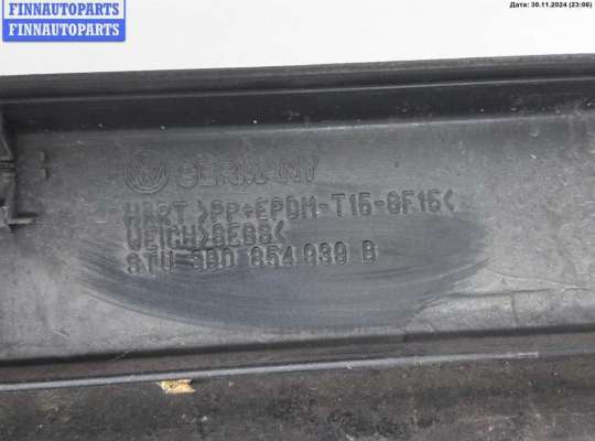 купить Молдинг двери передней левой на Volkswagen Passat B5