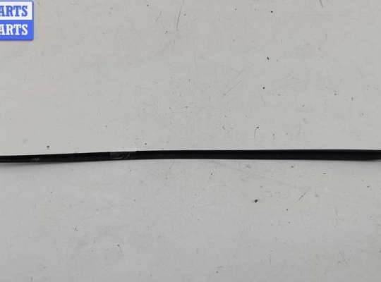 купить Молдинг лобового стекла на Volkswagen Passat B5+ (GP)