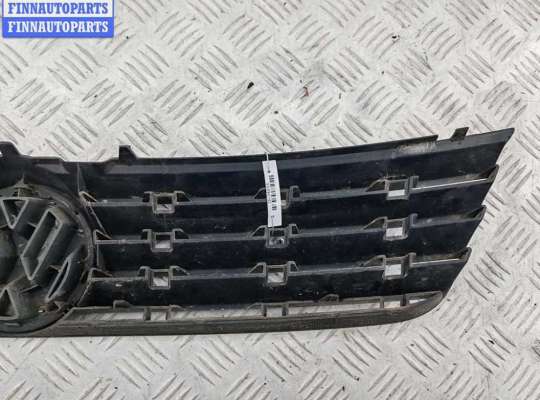 купить Решетка радиатора на Volkswagen Passat B5
