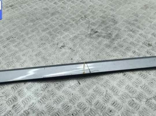 купить Молдинг двери передней левой на Audi A4 B7 (2004-2008)