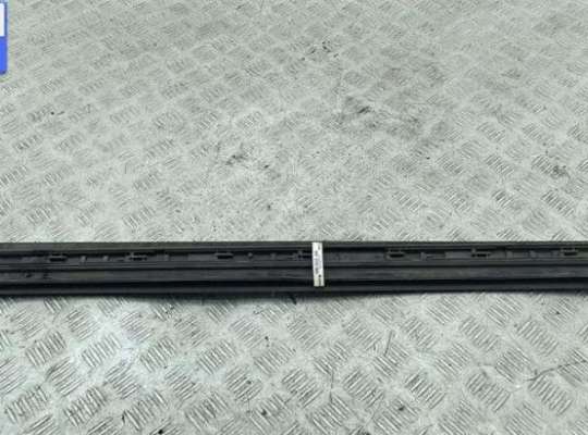 купить Молдинг двери передней левой на Audi A4 B7 (2004-2008)